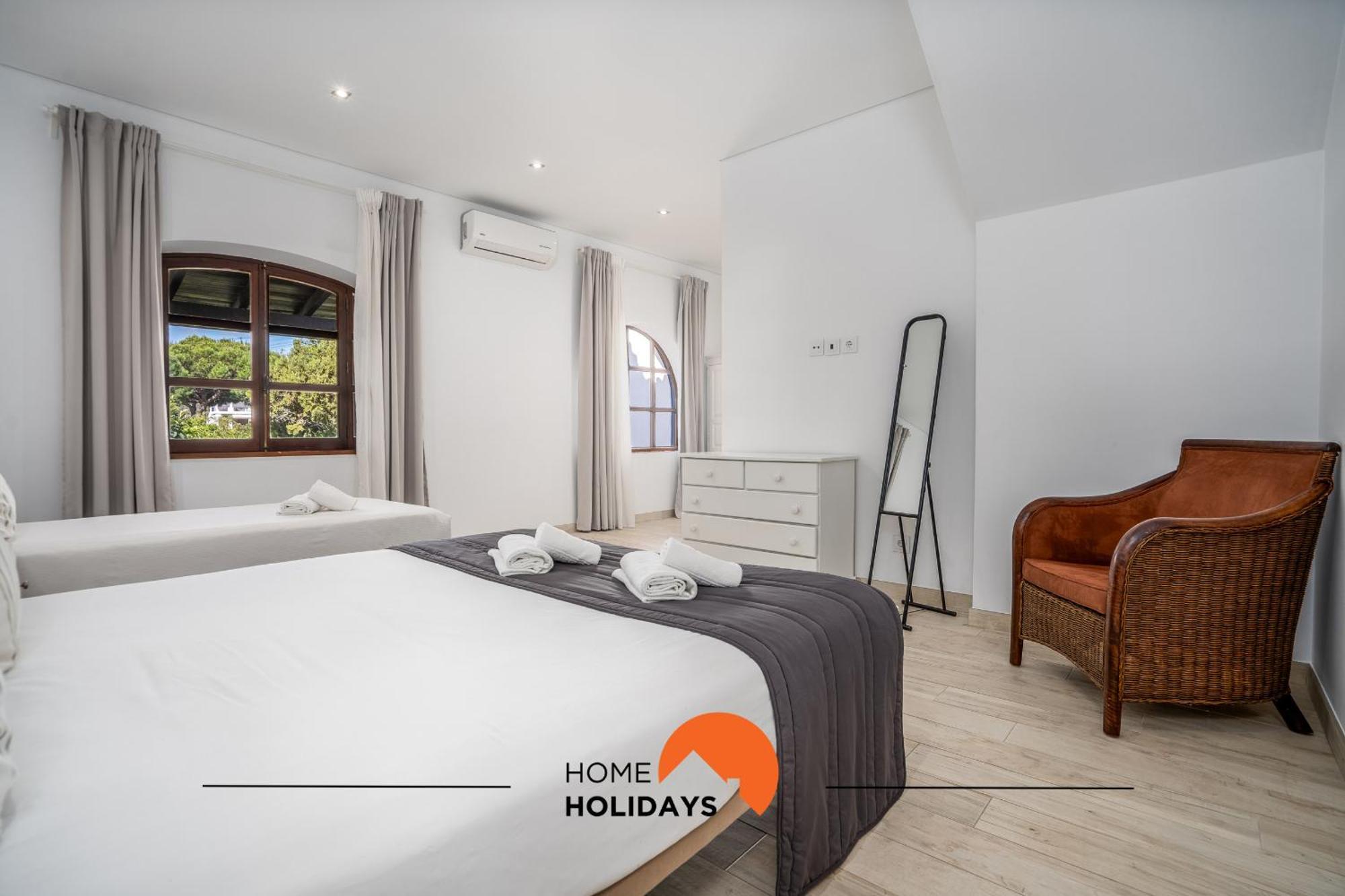 #213 Roja Pe By Holidays Pousada