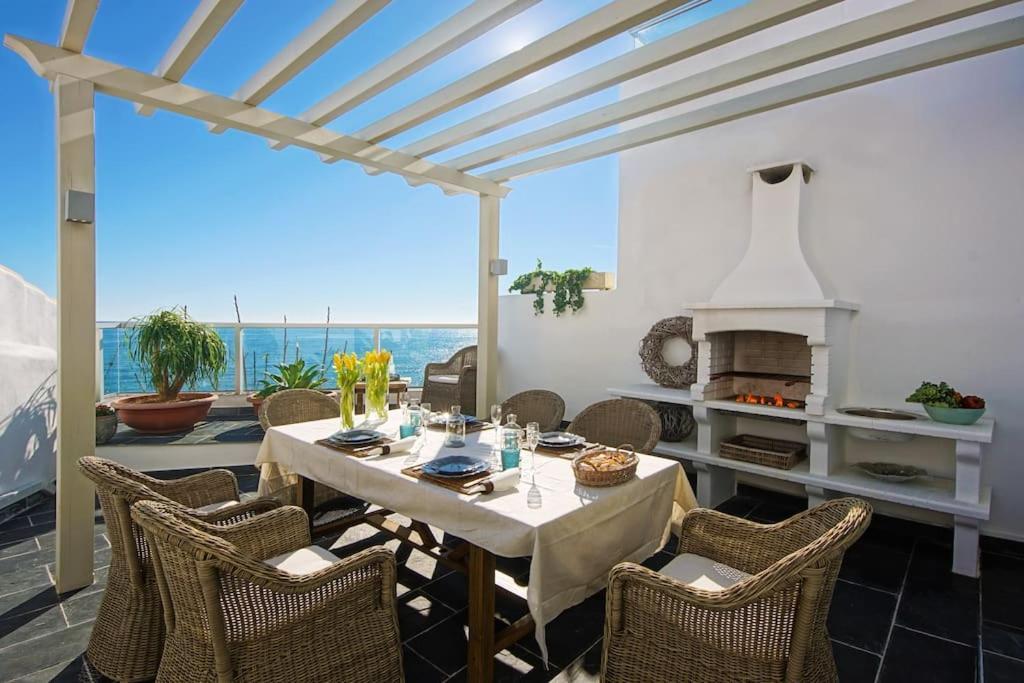 Casa Coelho - Jacuzzi Rooftop- Frente Mar- Chic Holiday home Albufeira
