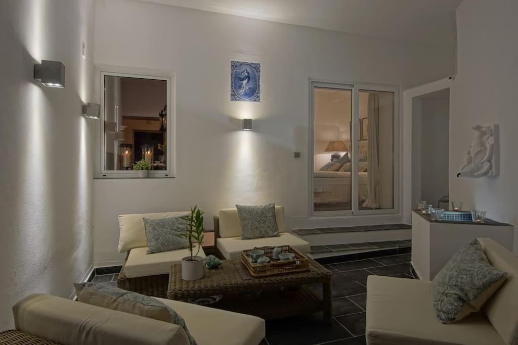 Casa Coelho - Jacuzzi Rooftop- Frente Mar- Chic Holiday home Albufeira