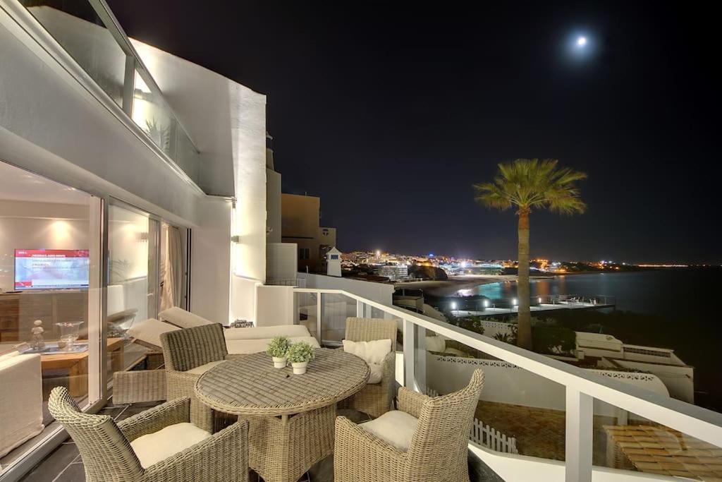 Casa Coelho - Jacuzzi Rooftop- Frente Mar- Chic Albufeira