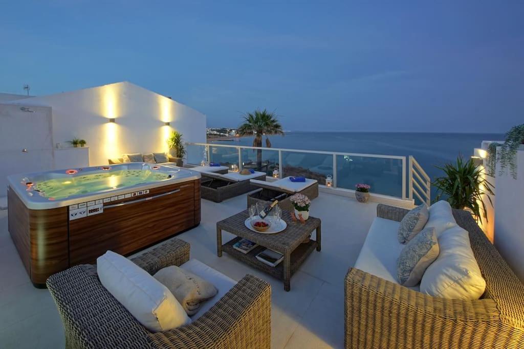 Casa Coelho - Jacuzzi Rooftop- Frente Mar- Chic Holiday home