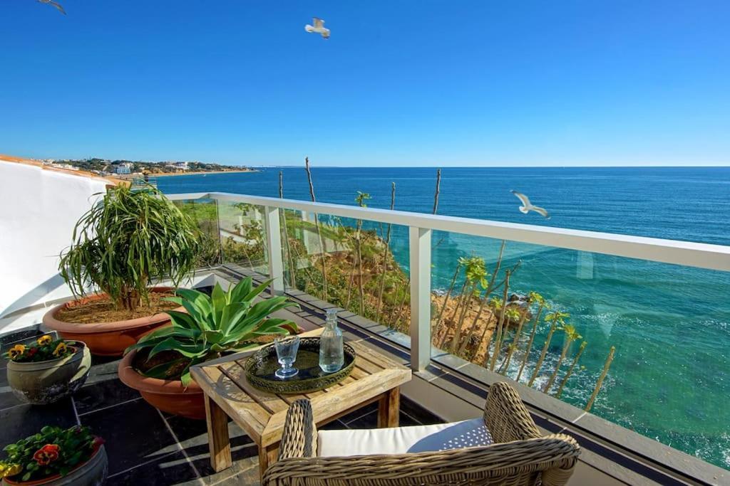 Casa Coelho - Jacuzzi Rooftop- Frente Mar- Chic * Albufeira