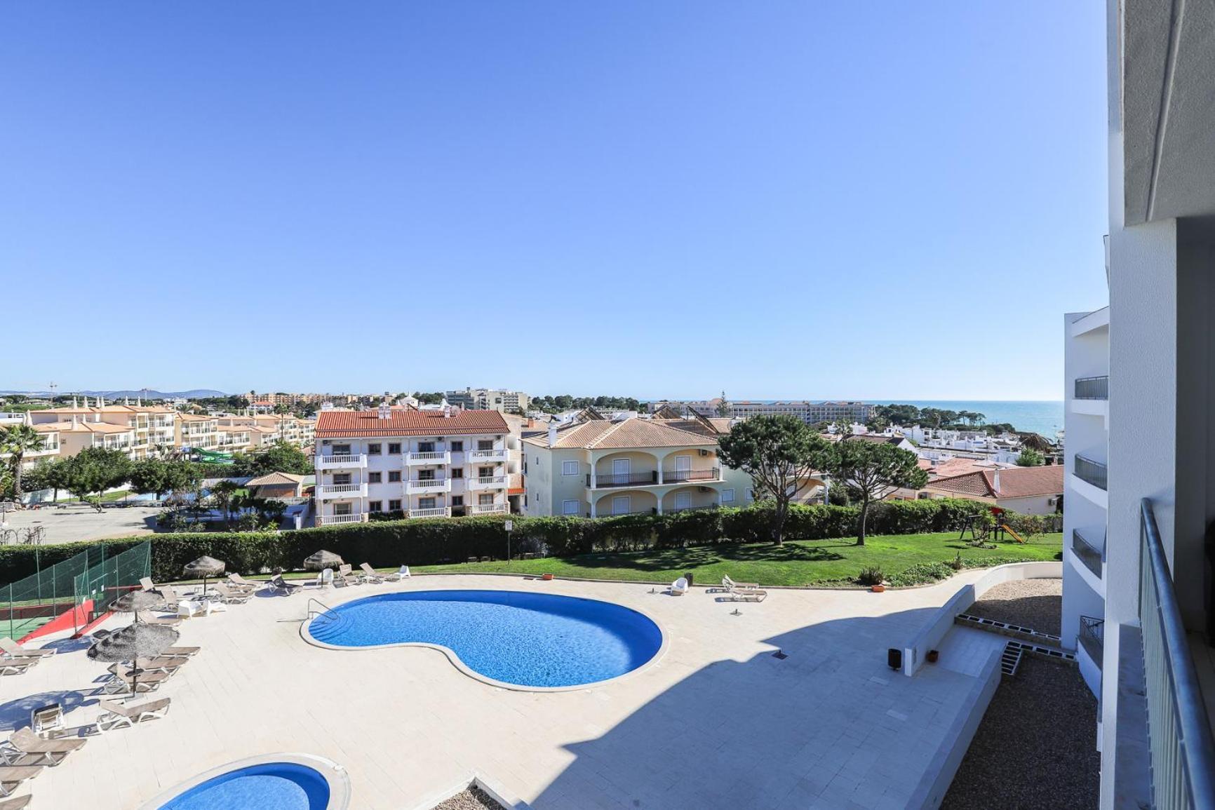 Charming Flat 10 Min Walk To Beach Apartment *