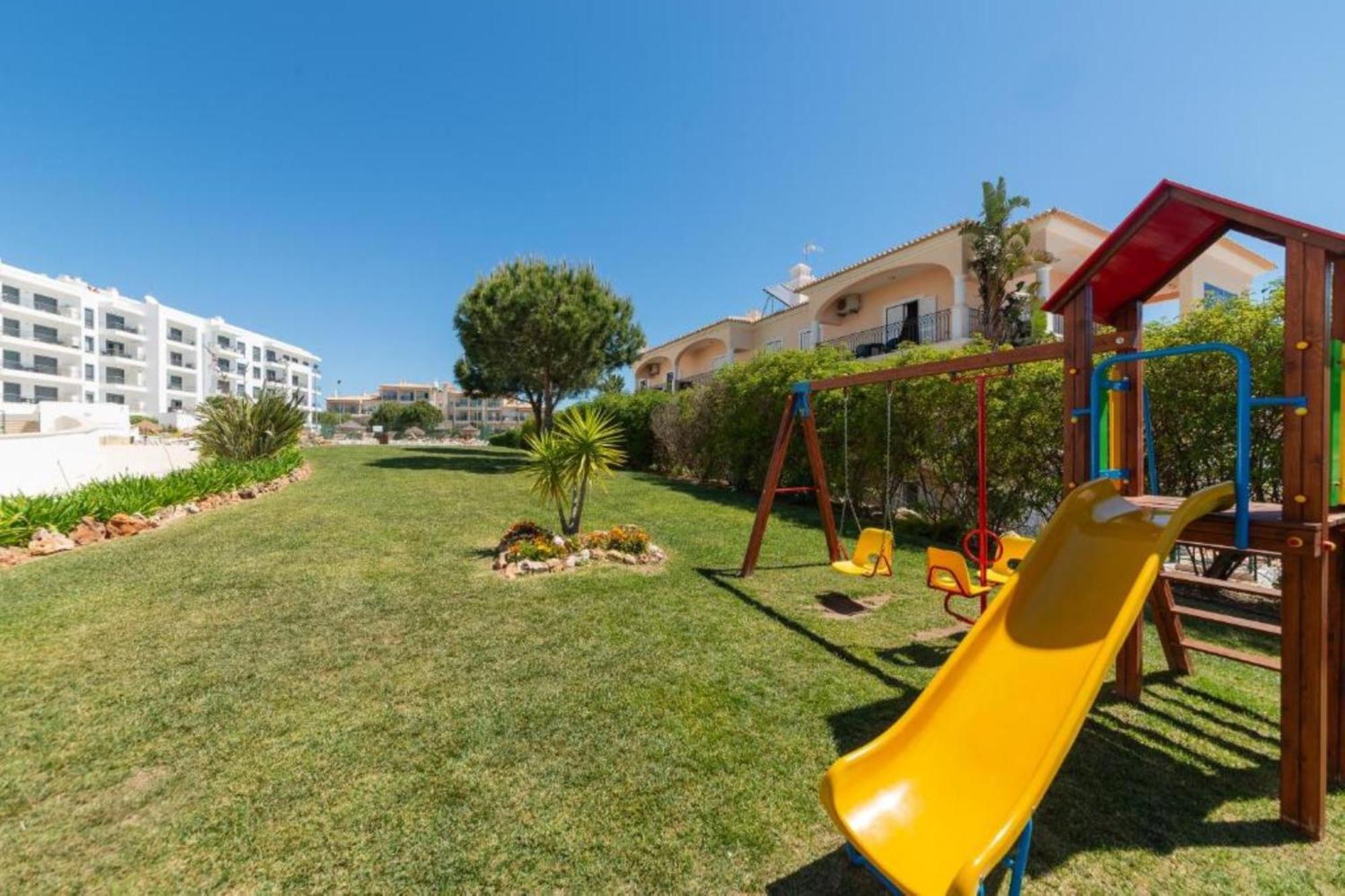 Charming Flat 10 Min Walk To Beach Apartment