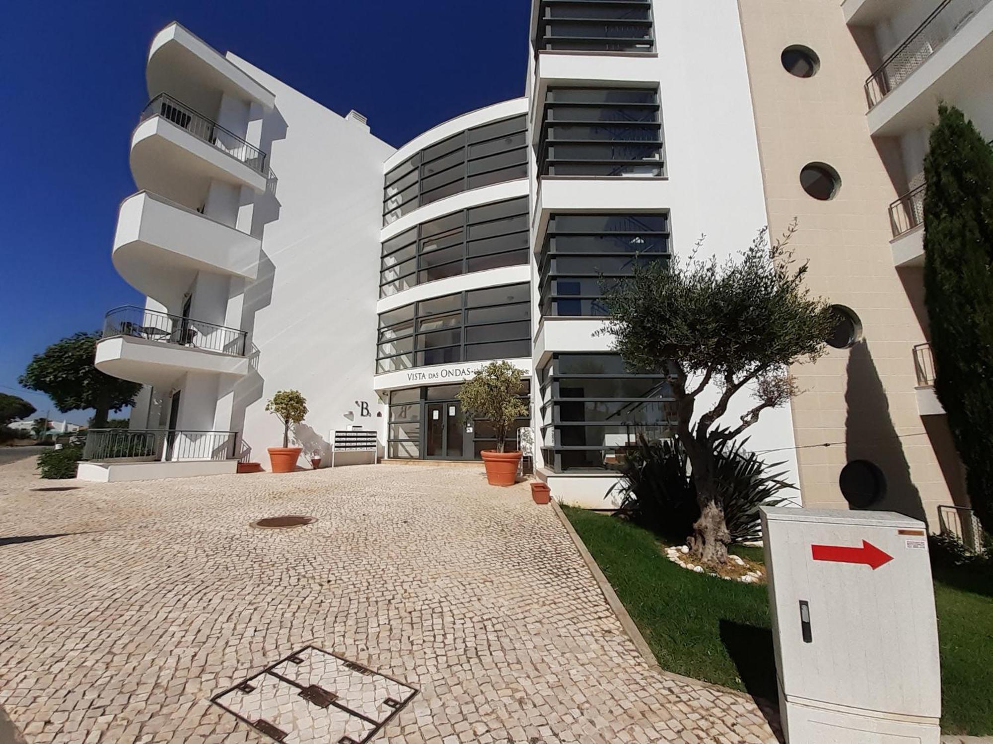 Charming Flat 10 Min Walk To Beach Apartment