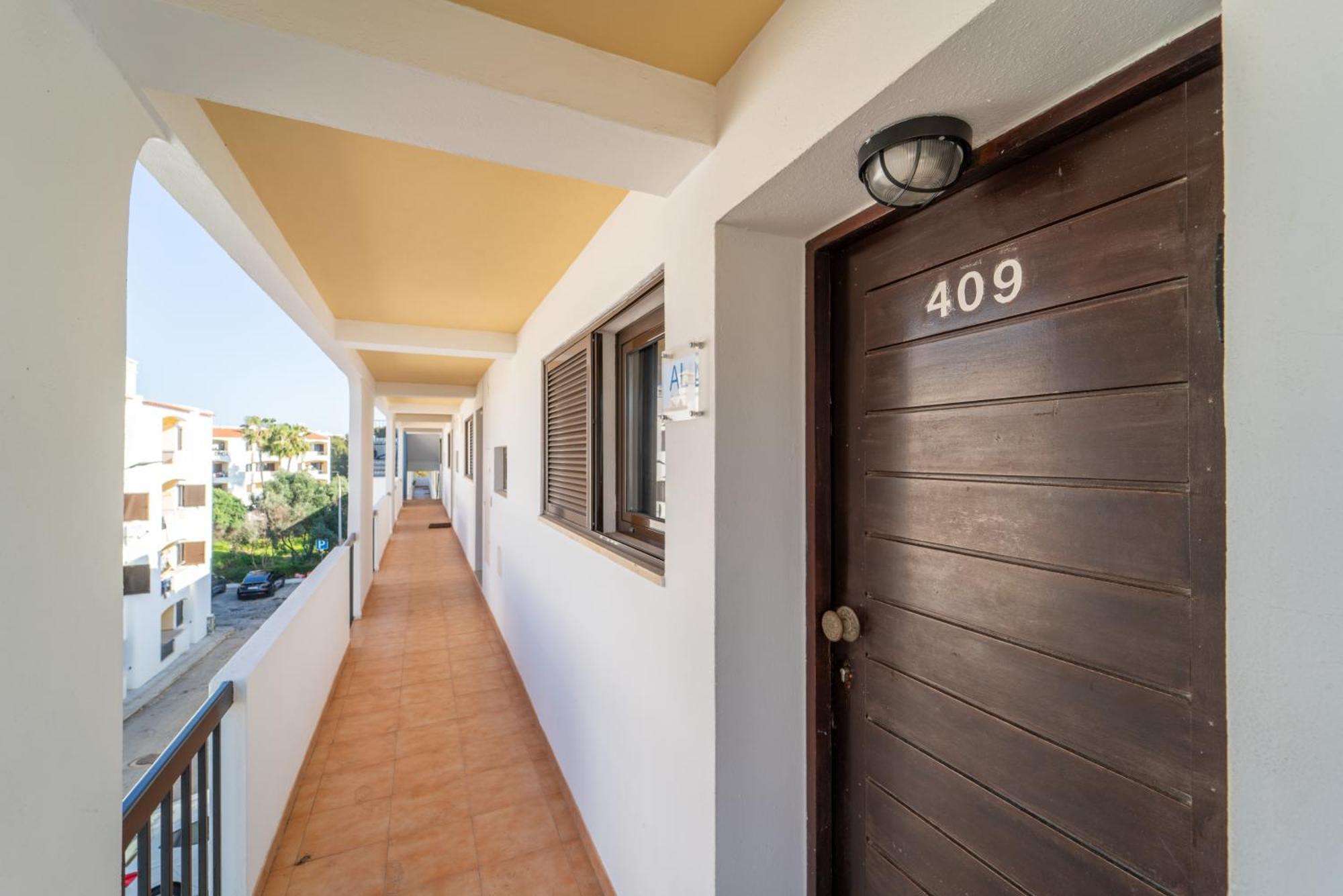 Apartment Passport Beach - 409 By Hellovacations *