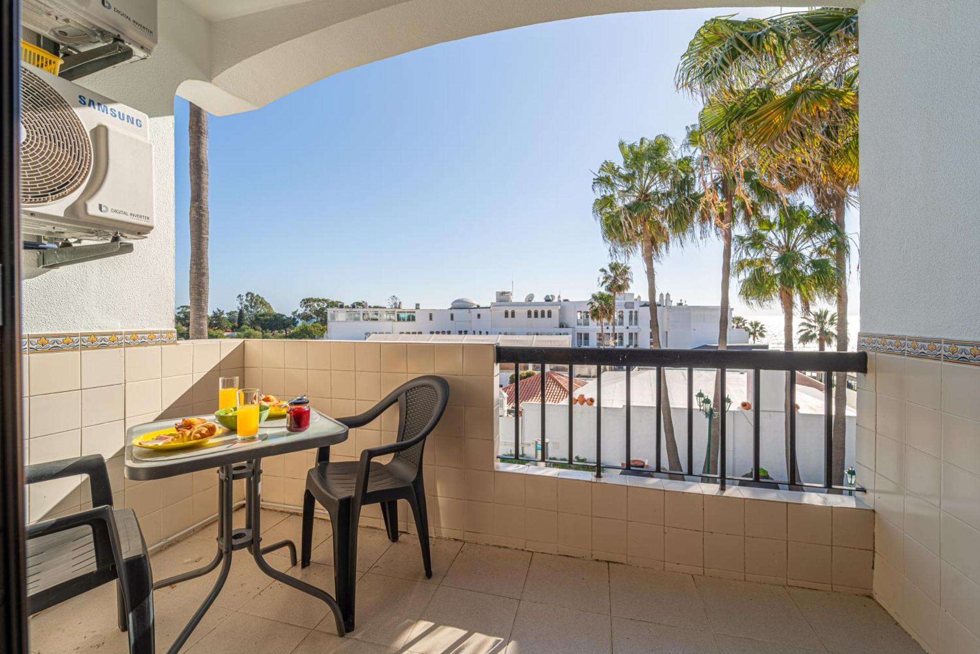 Apartment Passport Beach - 409 By Hellovacations *