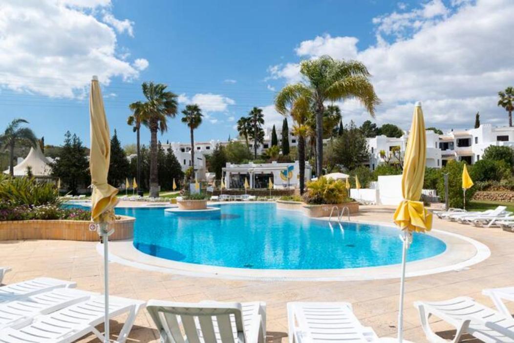 Club Pool Apartment