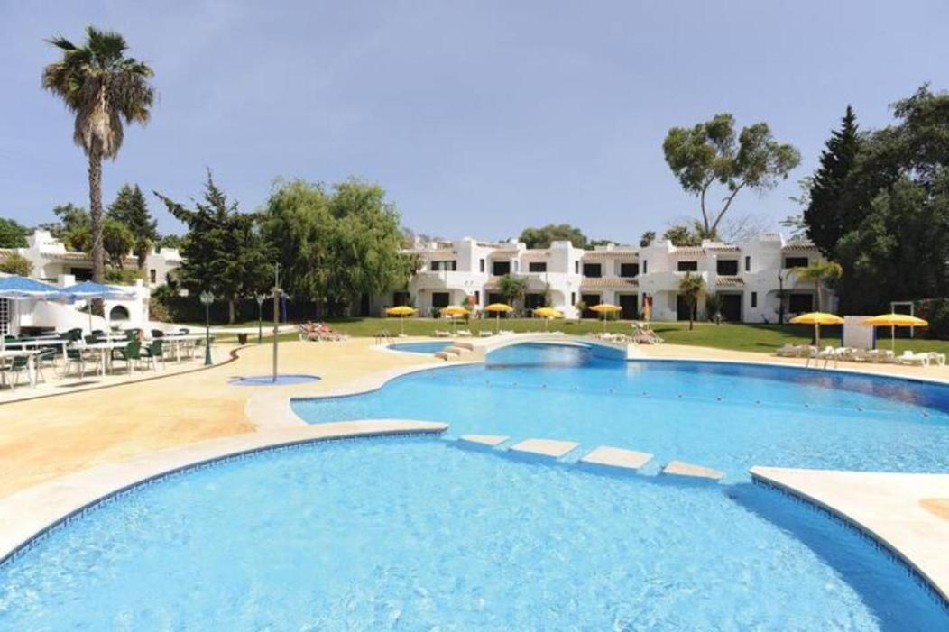 Club Pool *