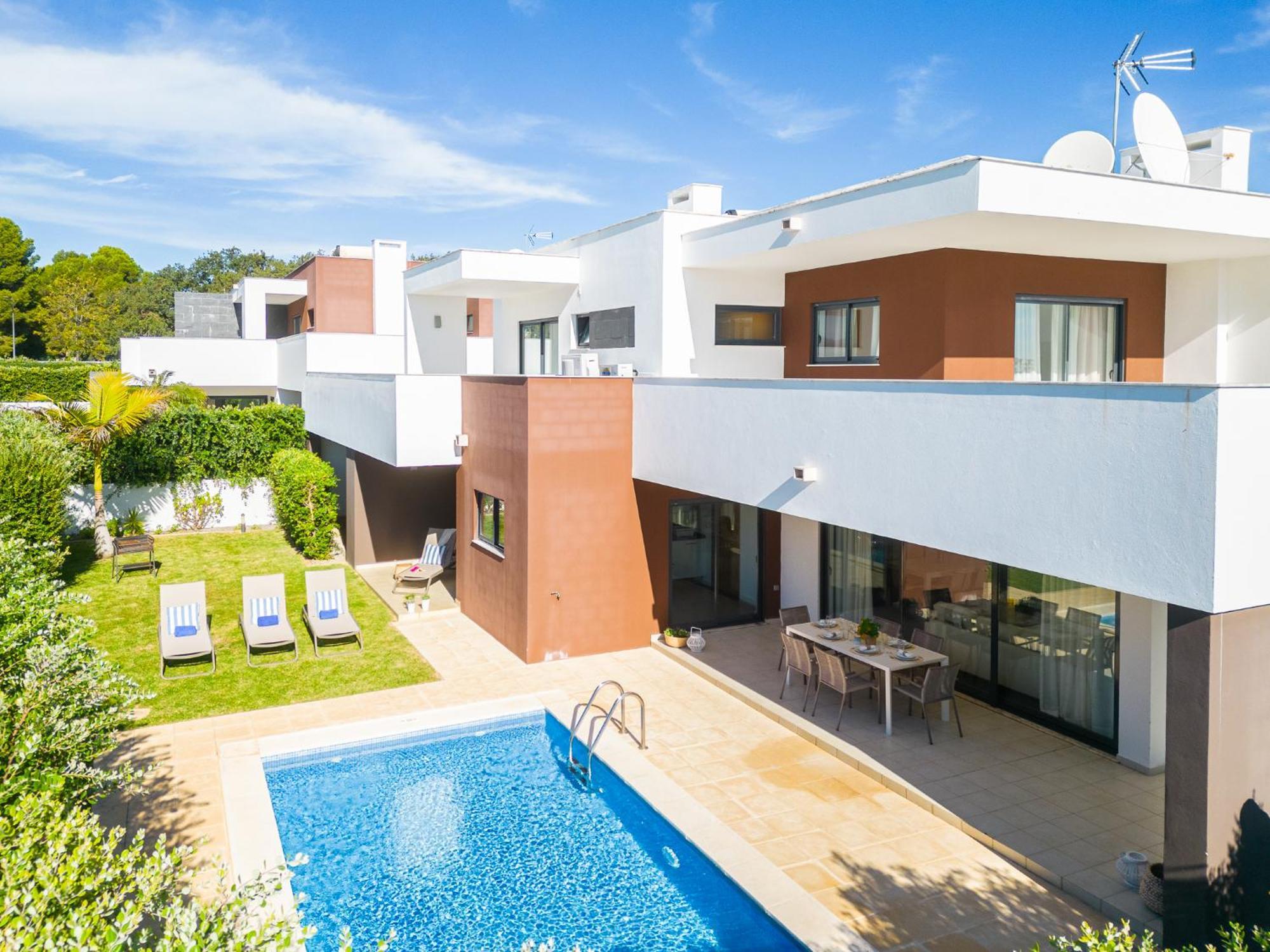 Villa Novochoro - Large Garden- Heatable Pool Albufeira