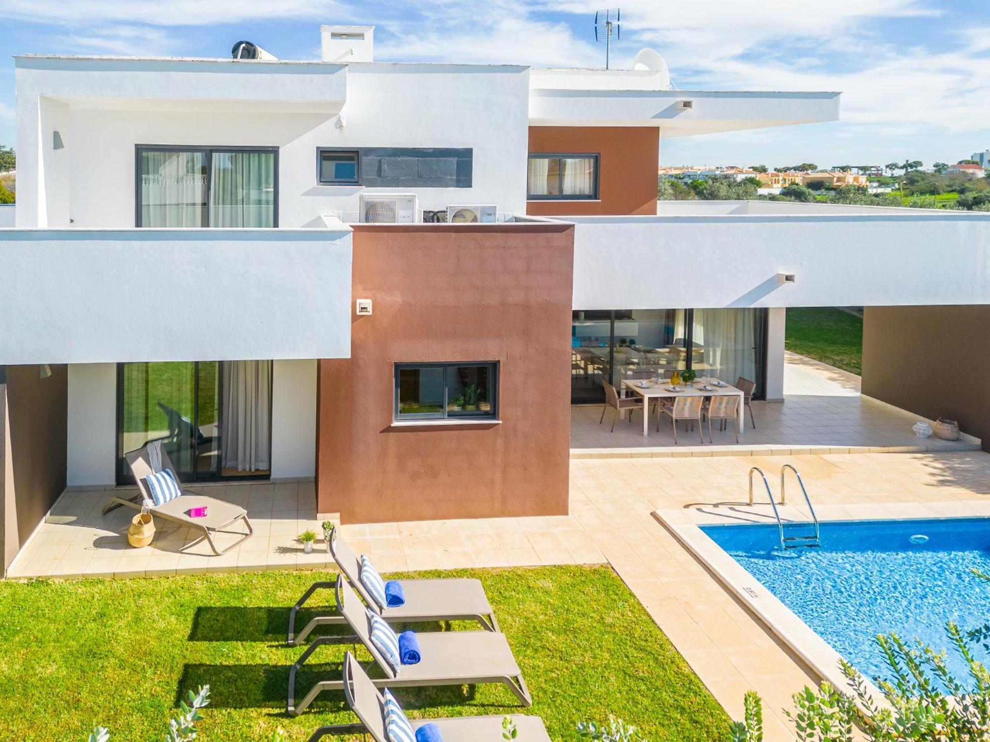 Villa Novochoro - Large Garden- Heatable Pool *