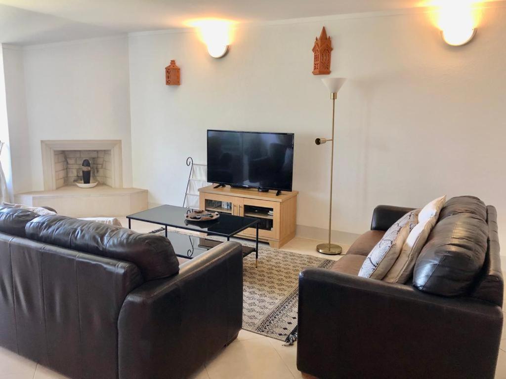 The Concierge - Moinho Sea Views & Pool Apartment *