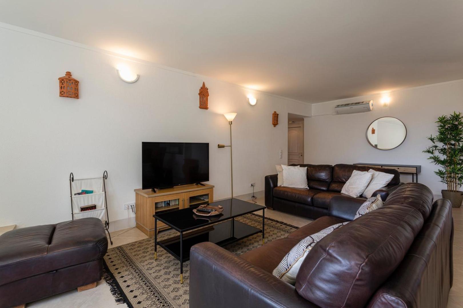 The Concierge - Moinho Sea Views & Pool Apartment