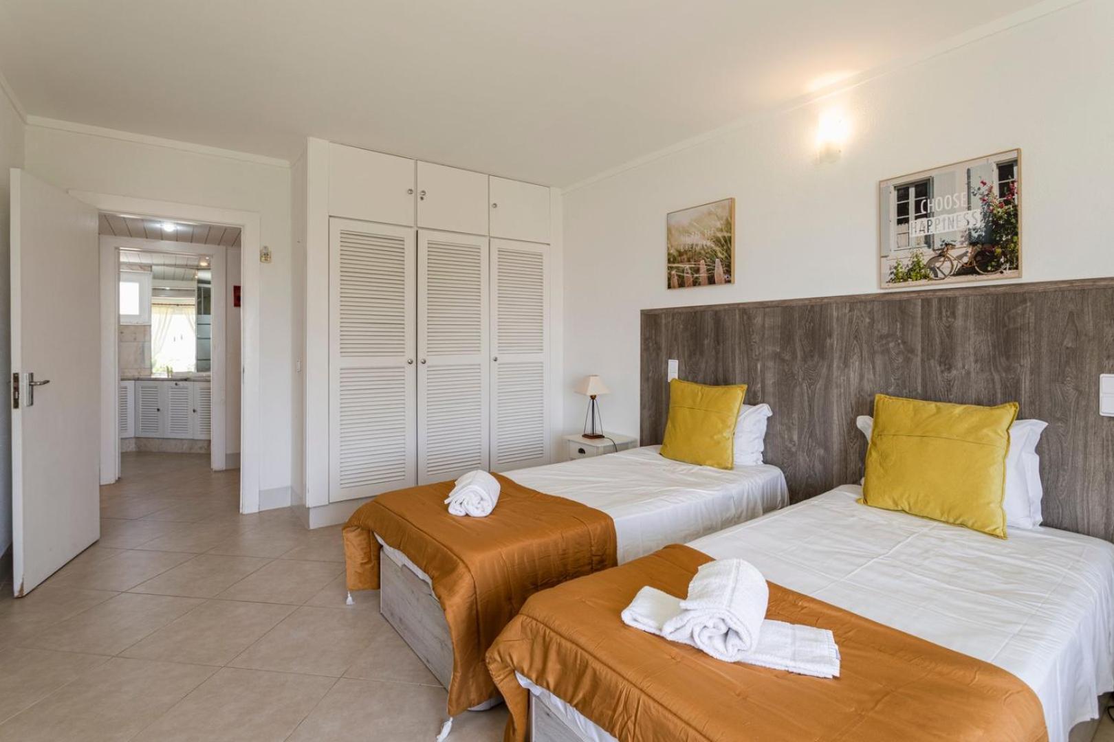 The Concierge - Moinho Sea Views & Pool Apartment
