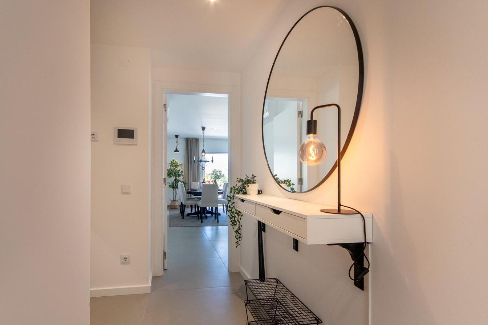 The Concierge - Amazing Pool & Sunshine Apartment