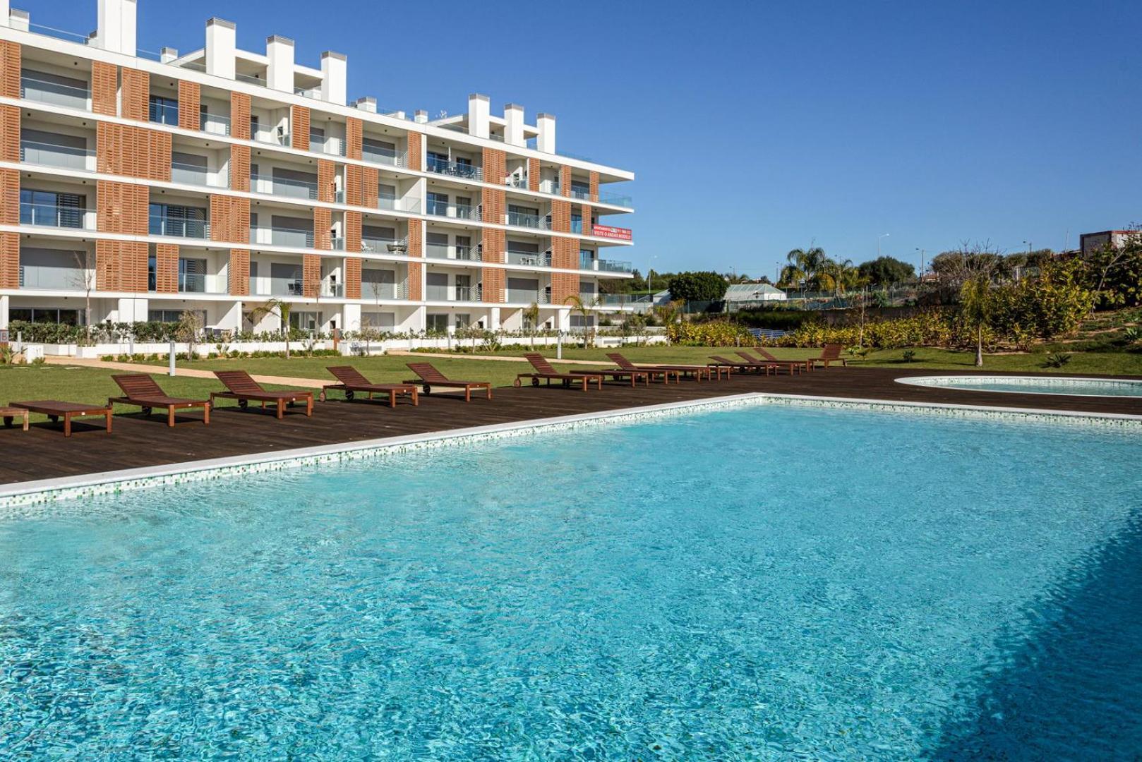 The Concierge - Amazing Pool & Sunshine Apartment