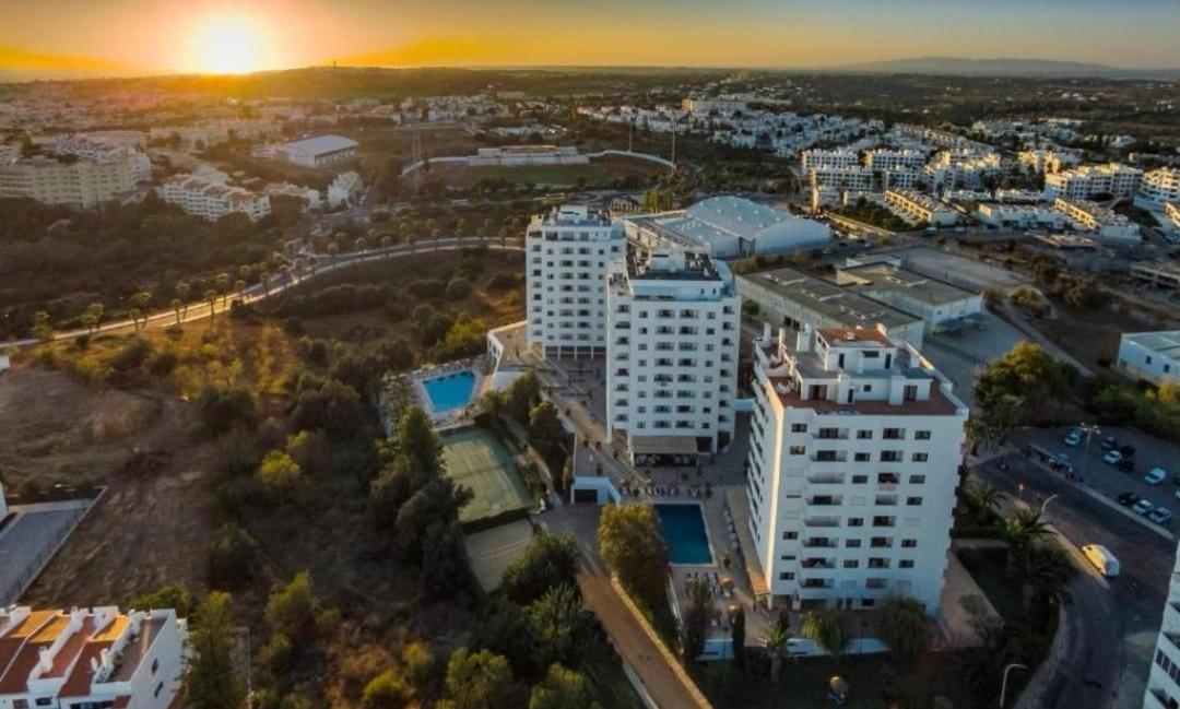 The Concierge - Pool & Sunset Balconies Apartamento