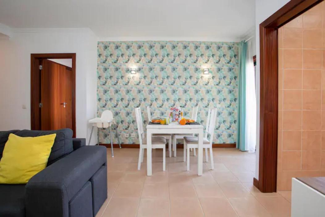The Concierge - Modern Salgados Apartment *