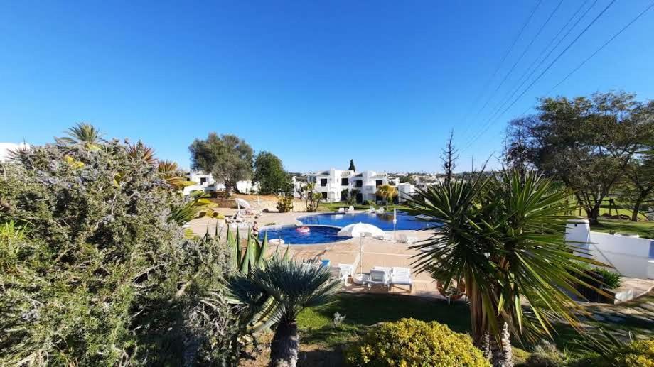 Excellent 1 Bedroom - Em Clube Garden Village Vakantiehuis *