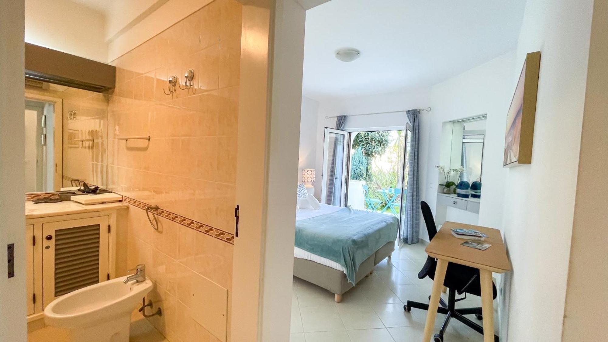 2 Bed 2 Bath Poolside With Wi-fi And Ac Albufeira