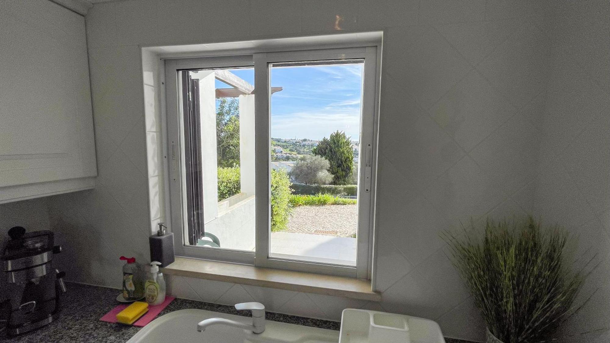 2 Bed 2 Bath Poolside With Wi-fi And Ac Albufeira