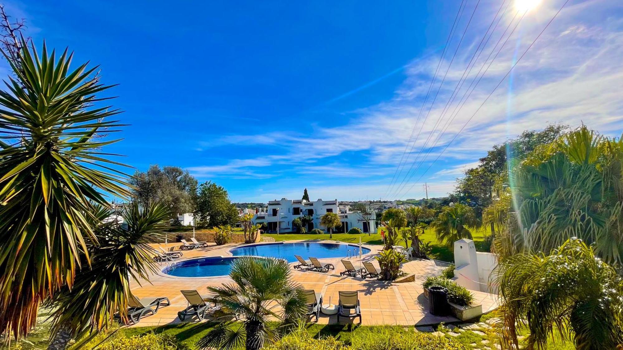 2 Bed 2 Bath Poolside With Wi-fi And Ac Apartment *