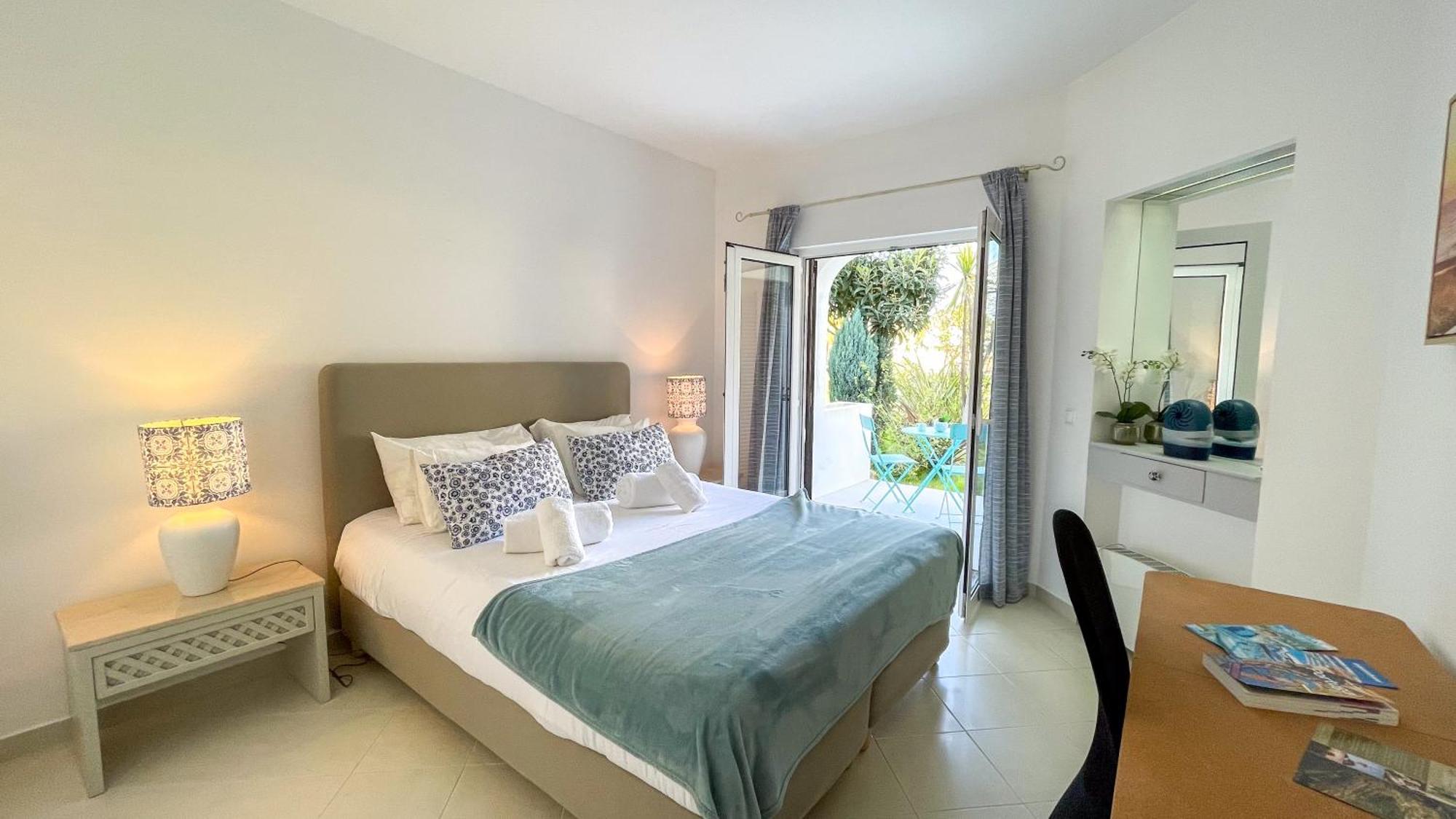 2 Bed 2 Bath Poolside With Wi-fi And Ac Albufeira