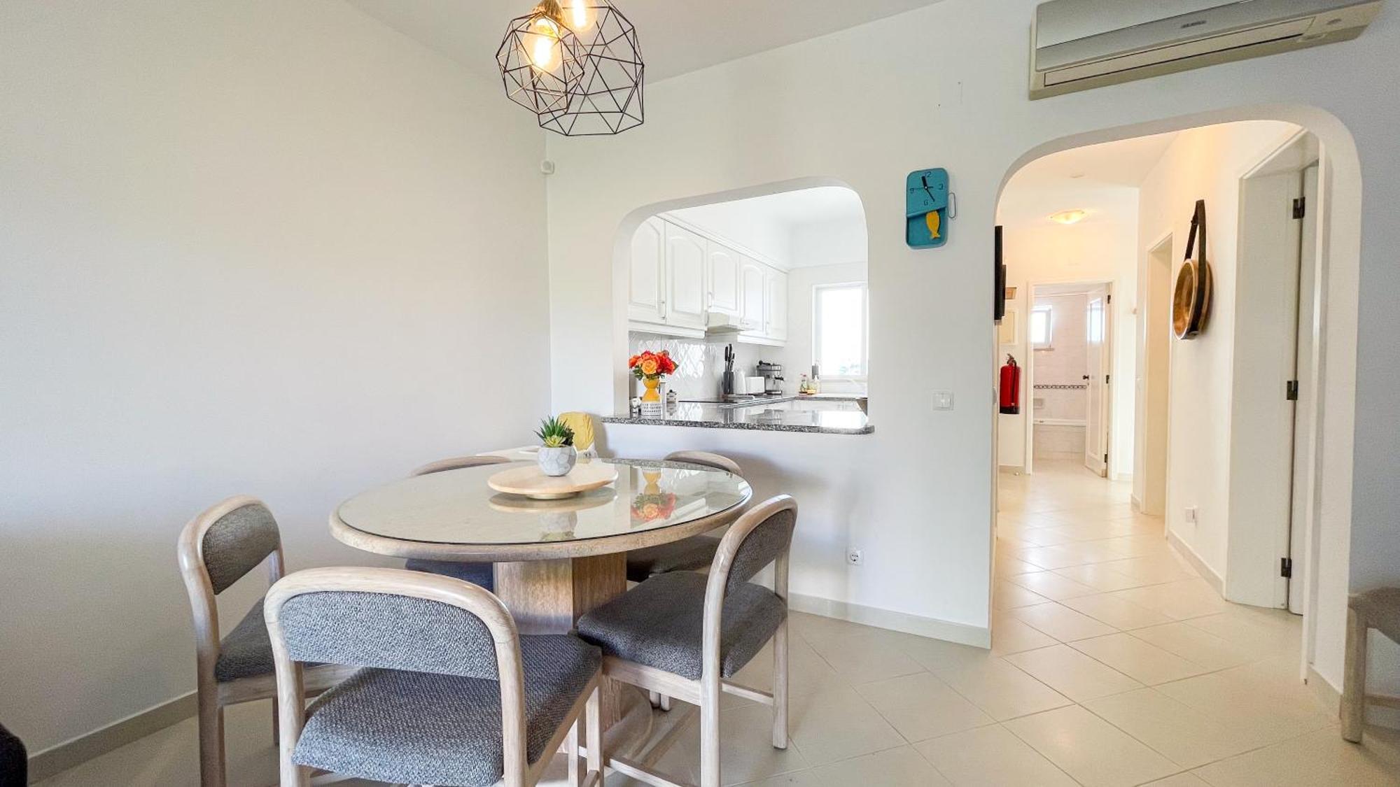 2 Bed 2 Bath Poolside With Wi-fi And Ac Apartment *