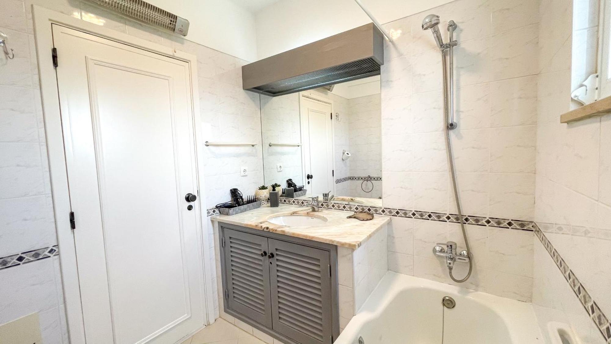 2 Bed 2 Bath Poolside With Wi-fi And Ac * Albufeira