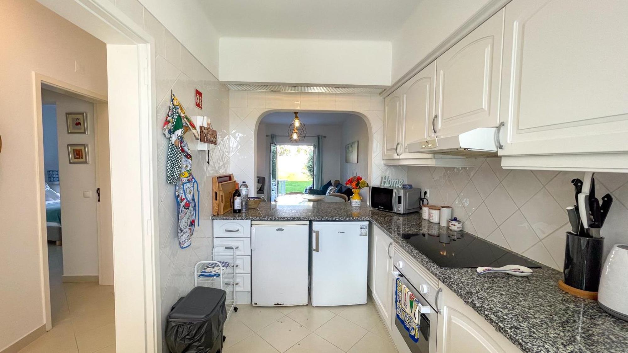 2 Bed 2 Bath Poolside With Wi-fi And Ac Apartment Albufeira