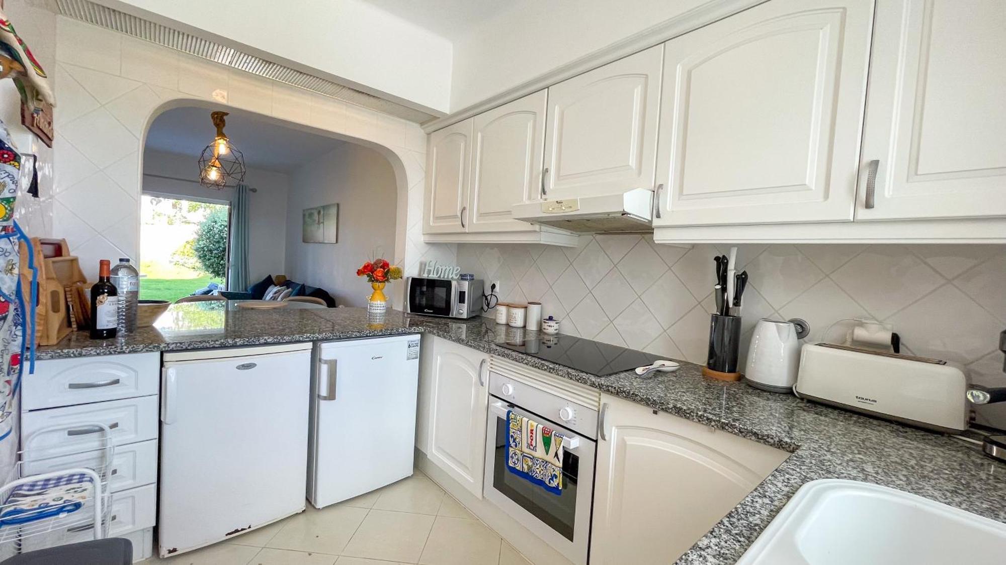 2 Bed 2 Bath Poolside With Wi-fi And Ac Apartment Albufeira