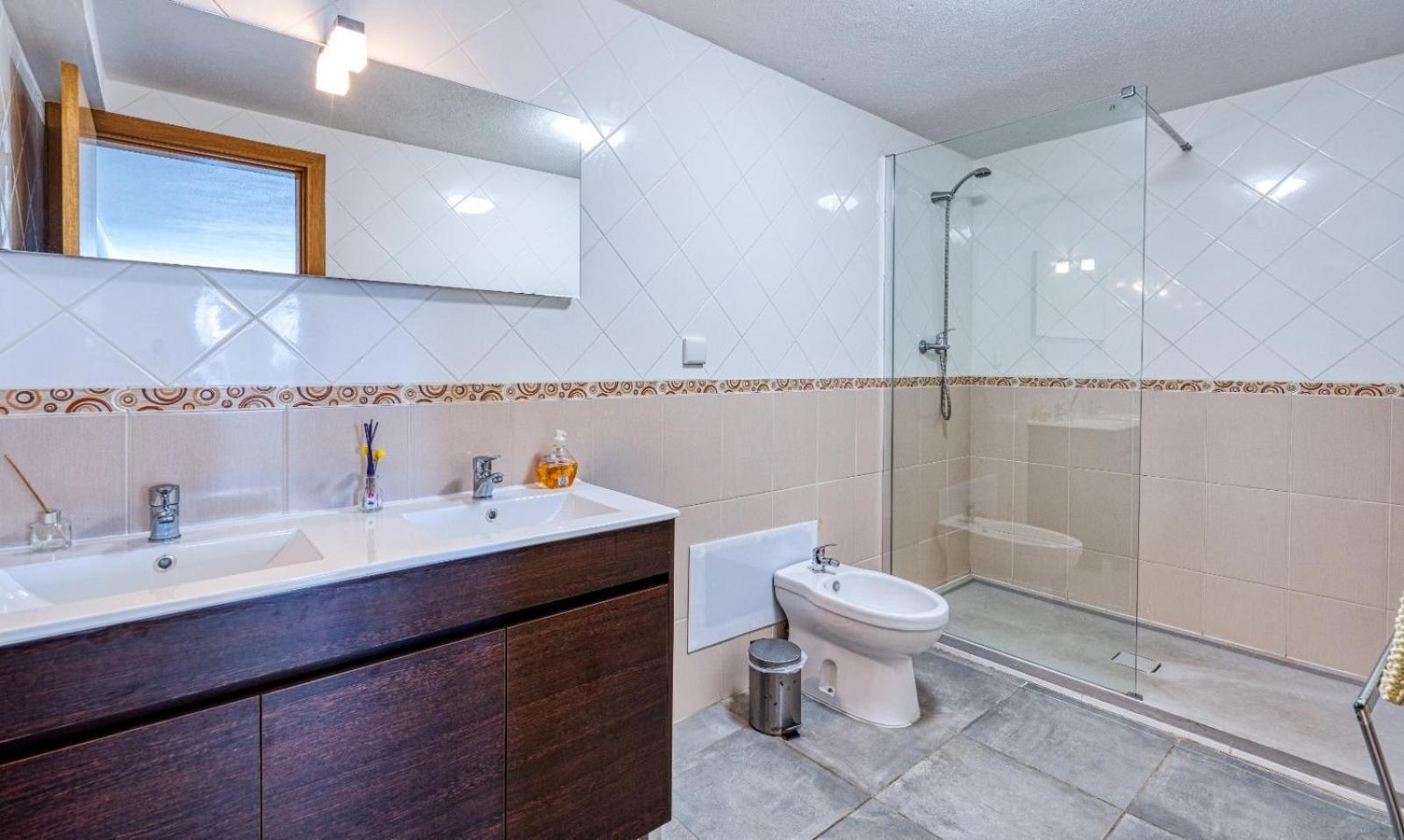 Villa Full Private 300sqm Jacuzzi Heated Pool Ideal & Quiet Location