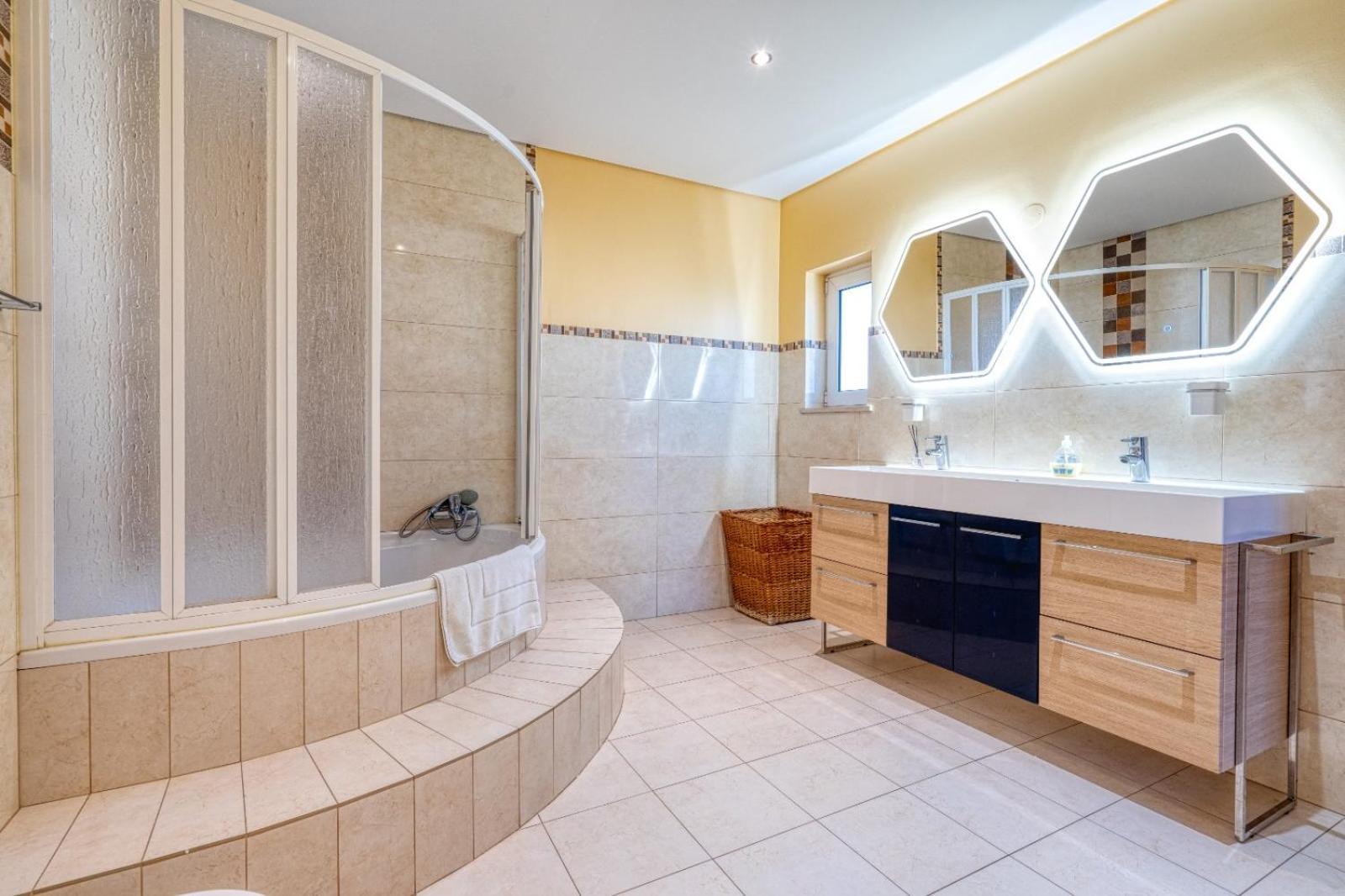 Full Private 300sqm Jacuzzi Heated Pool Ideal & Quiet Location Villa Albufeira