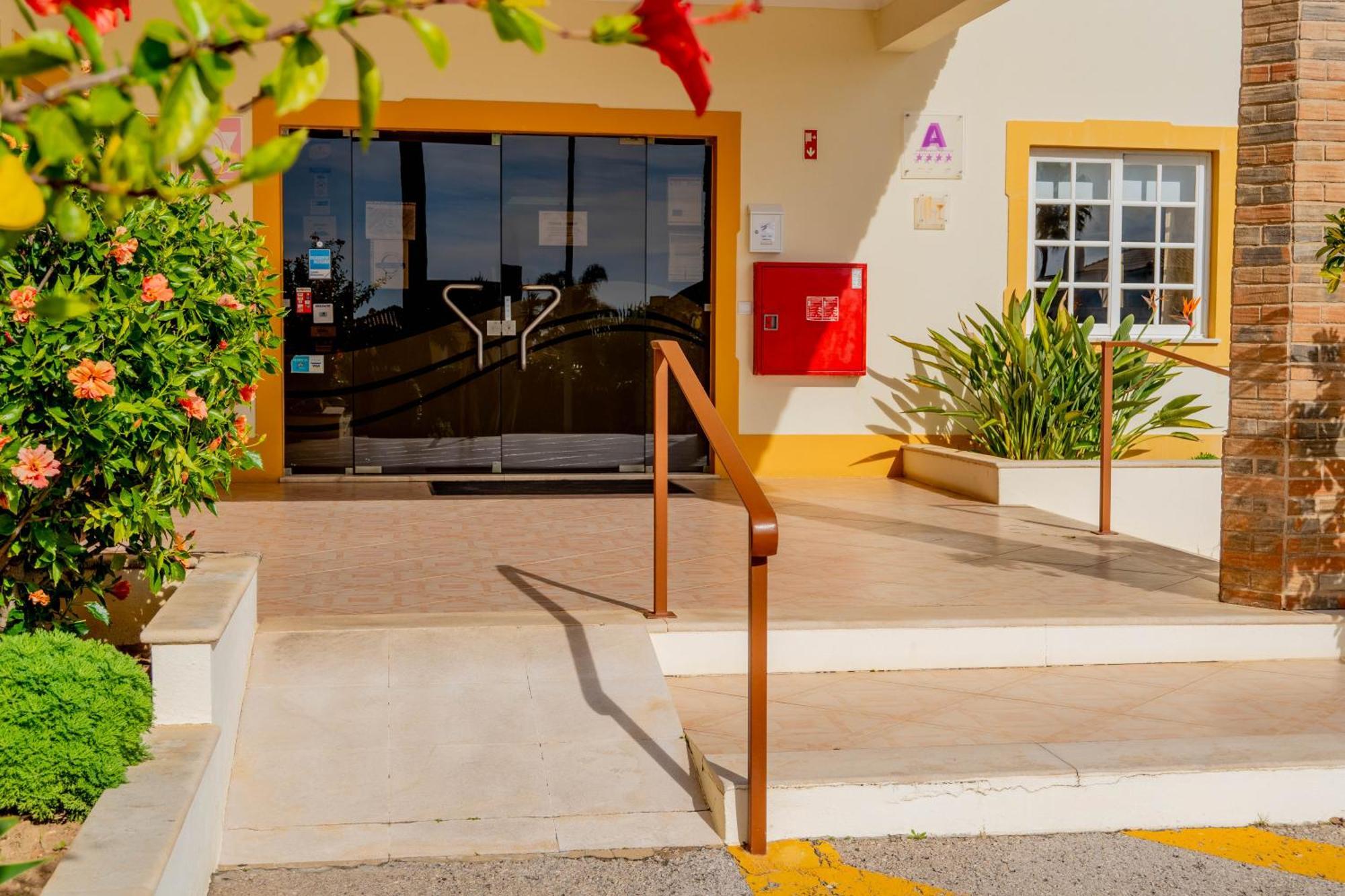 Ponta Grande Resort *