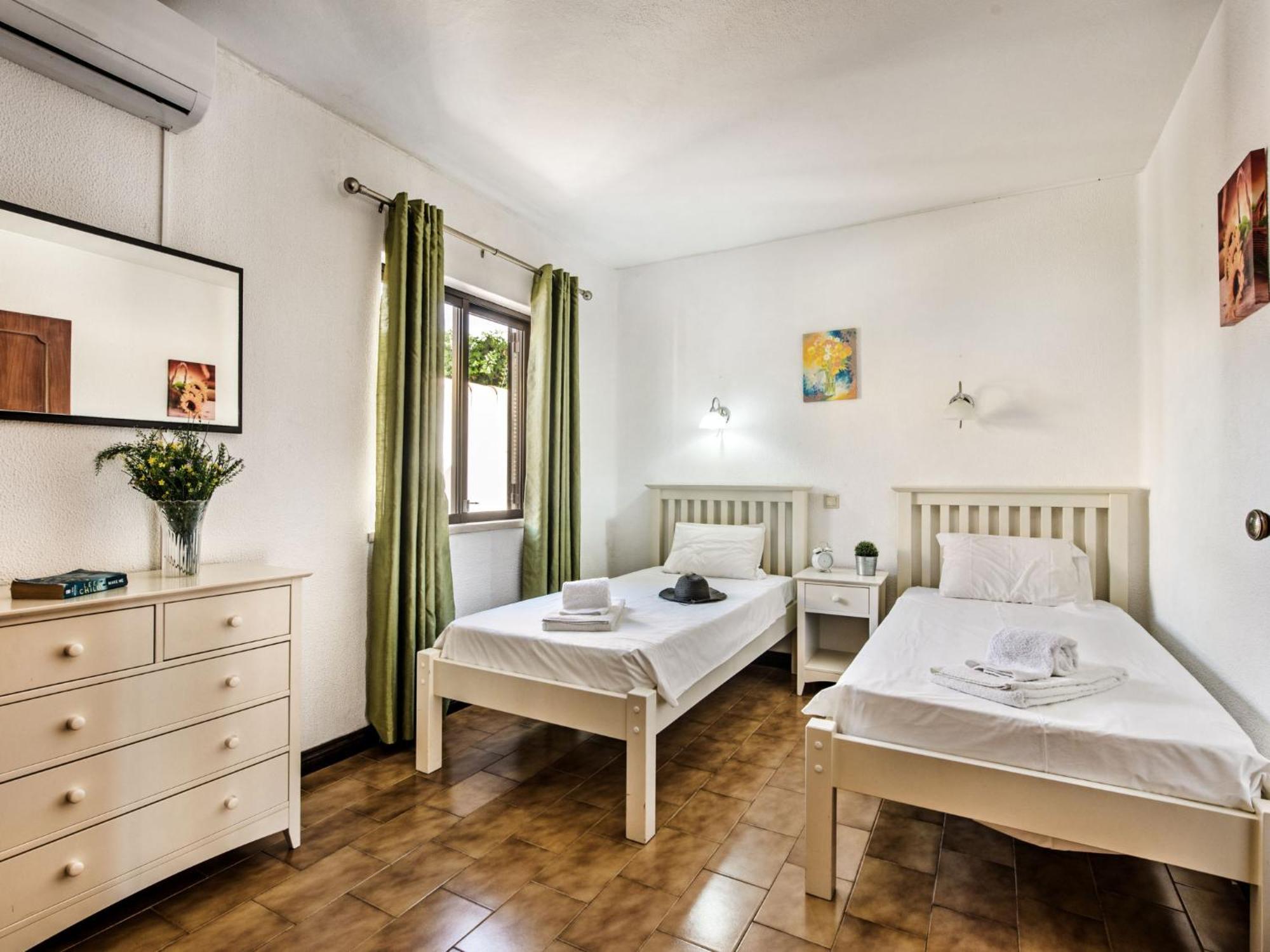 Libertos V4 By Interhome Pousada Albufeira