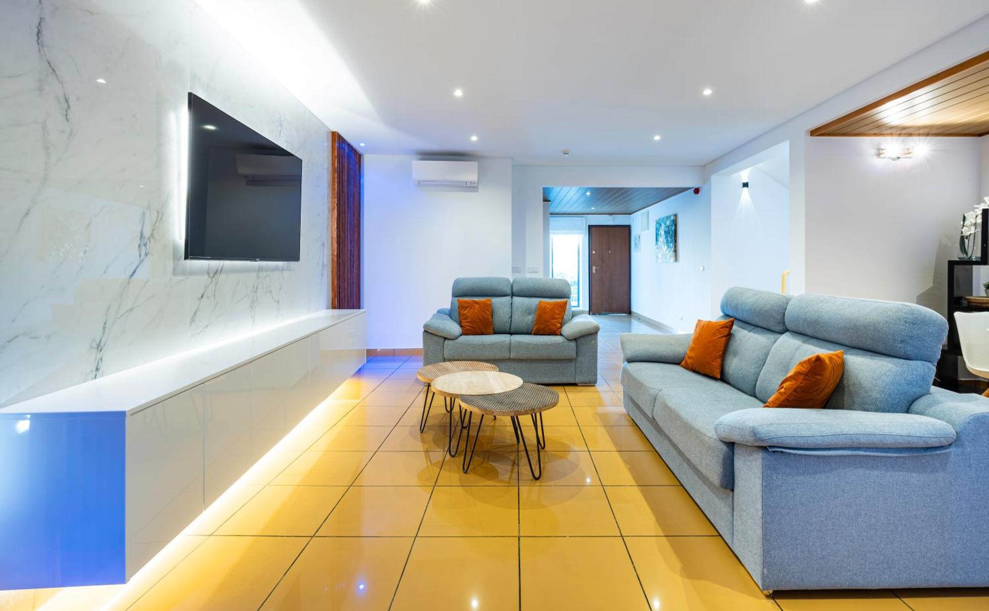 Penthouse 160sqm Wide Terraces Pool View & Private Hot Tub & Parking Apartamento Albufeira