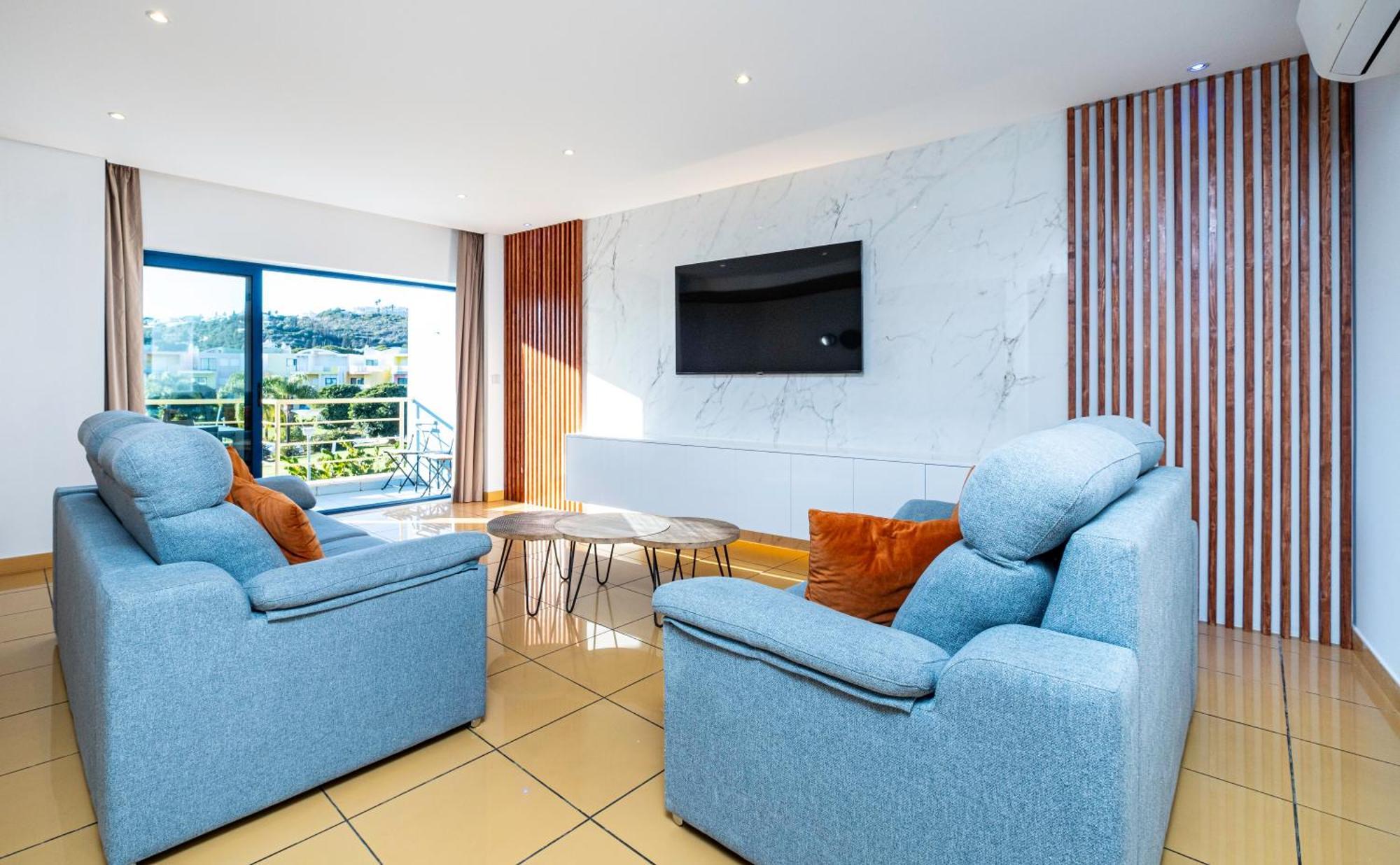 Penthouse 160sqm Wide Terraces Pool View & Private Hot Tub & Parking Albufeira