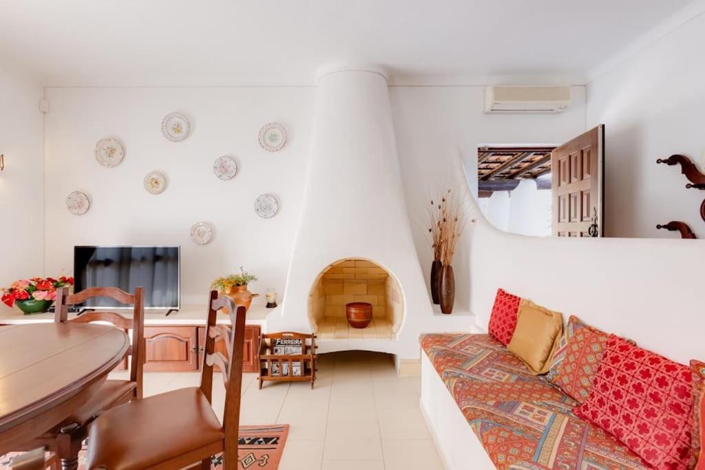 Holiday home Rosado - Moradia 6 Com Ac, Jardim A 5 Min Do Centro De Albufeira