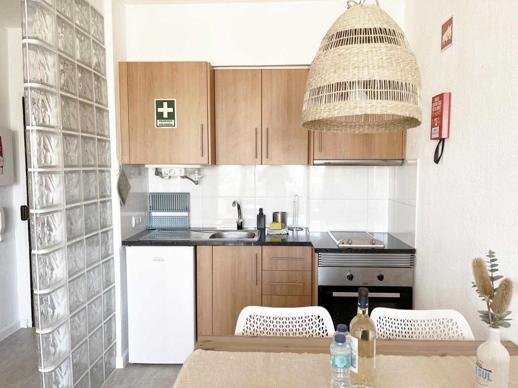 Seaview - 10 Min. Beach, Private Condo, Pool, Grill & Free Parking