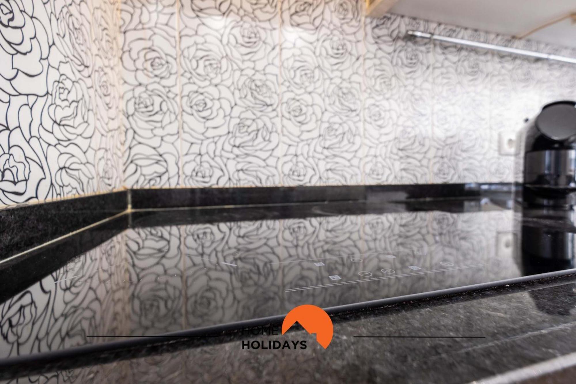 #084 Spacious Seaview With Ac, Pool And Garden Apartment *