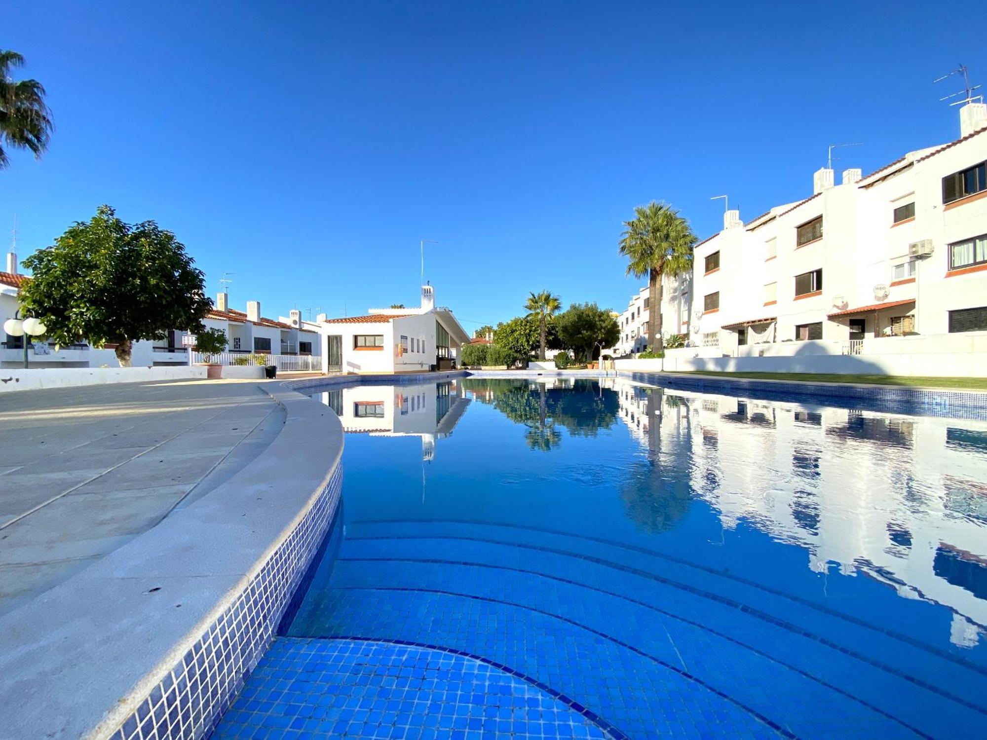 Harmony With Pool By Homing Appartement *