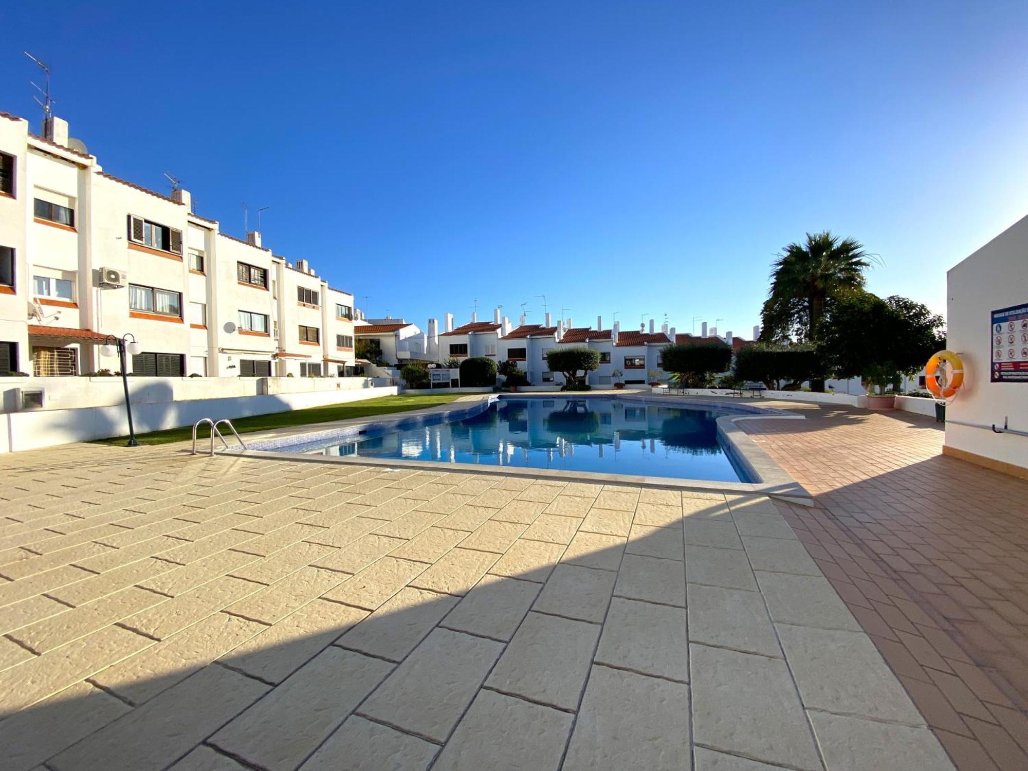 Harmony With Pool By Homing Appartement