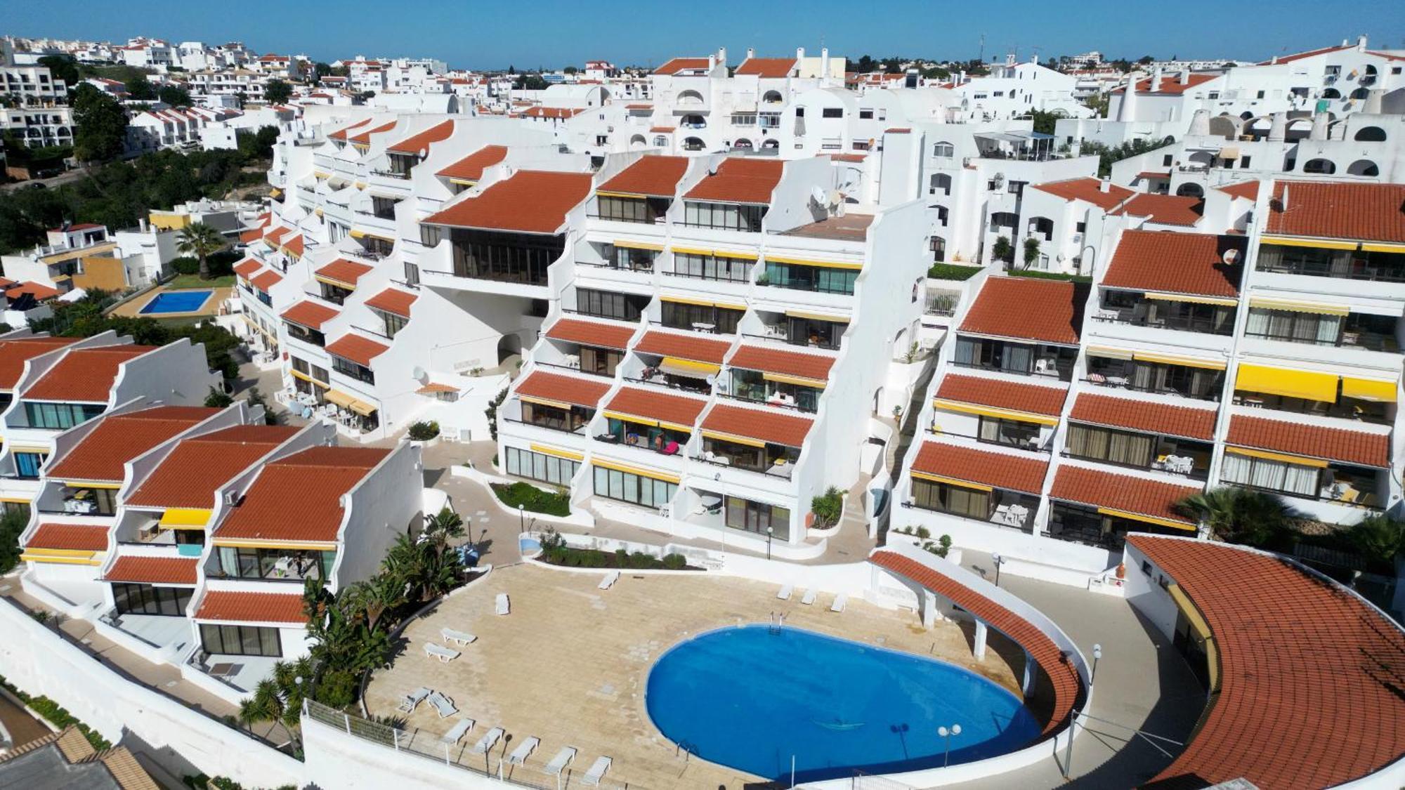 T3 Centro De Com Piscina *