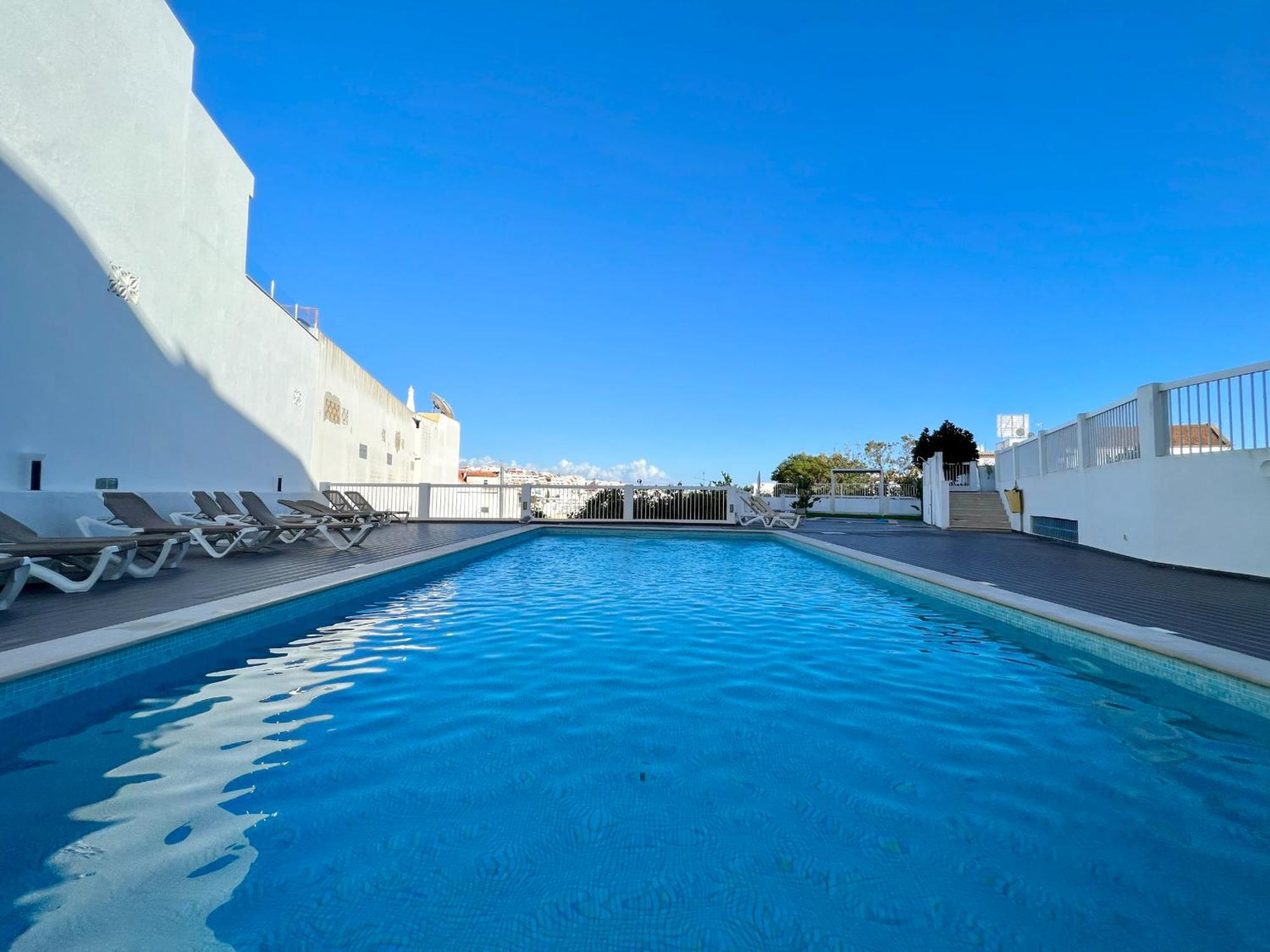 Apartment Cosy 1-br Central Apt In Old Town - Steps From The Sea & Amenities *