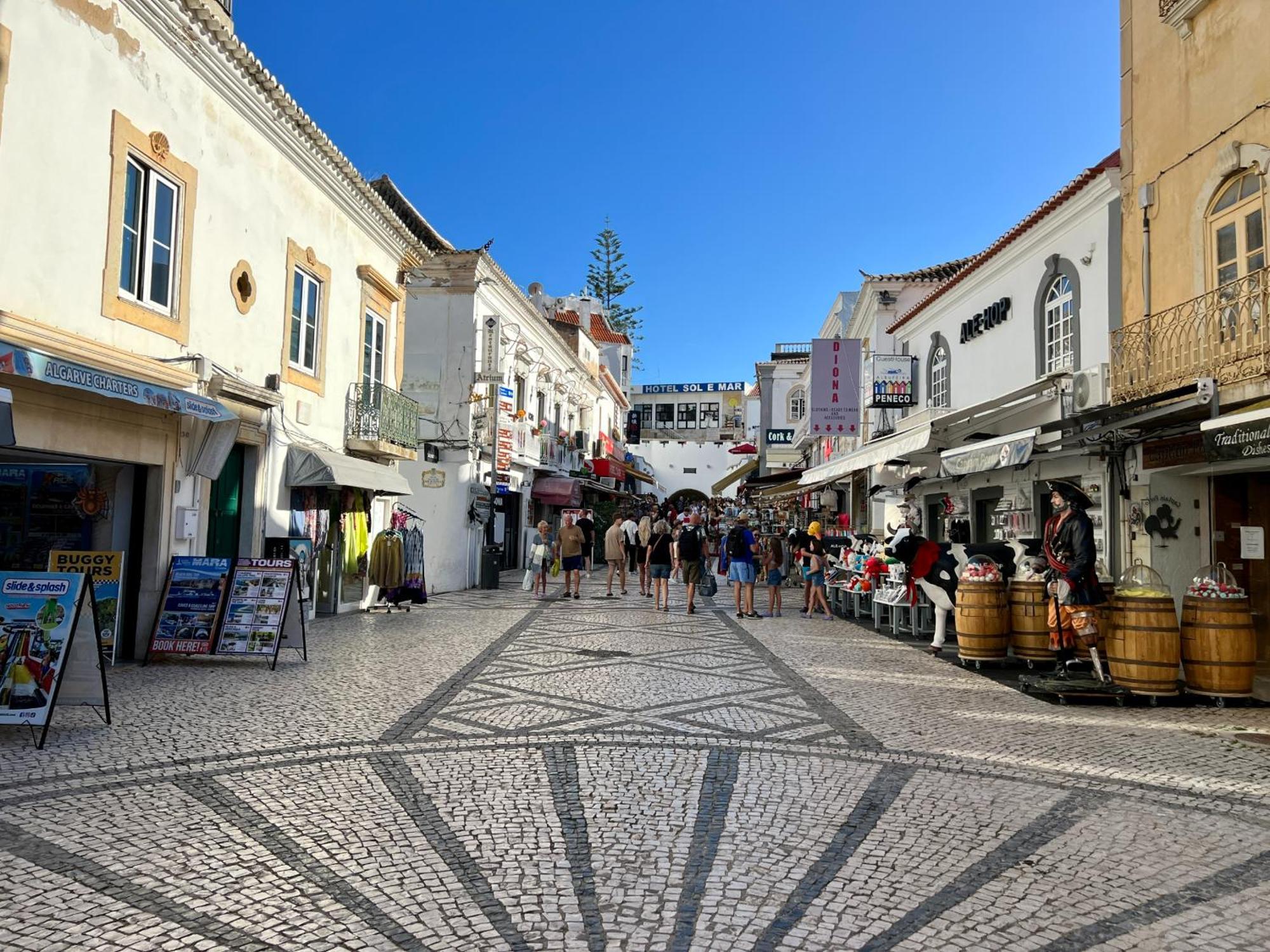 Apartment Cosy 1-br Central Apt In Old Town - Steps From The Sea & Amenities