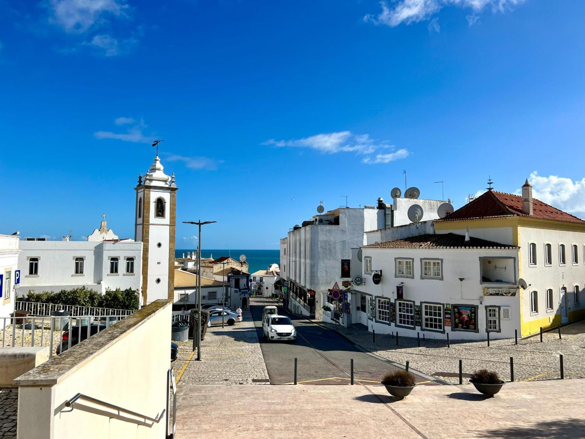 Apartment Cosy 1-br Central Apt In Old Town - Steps From The Sea & Amenities *