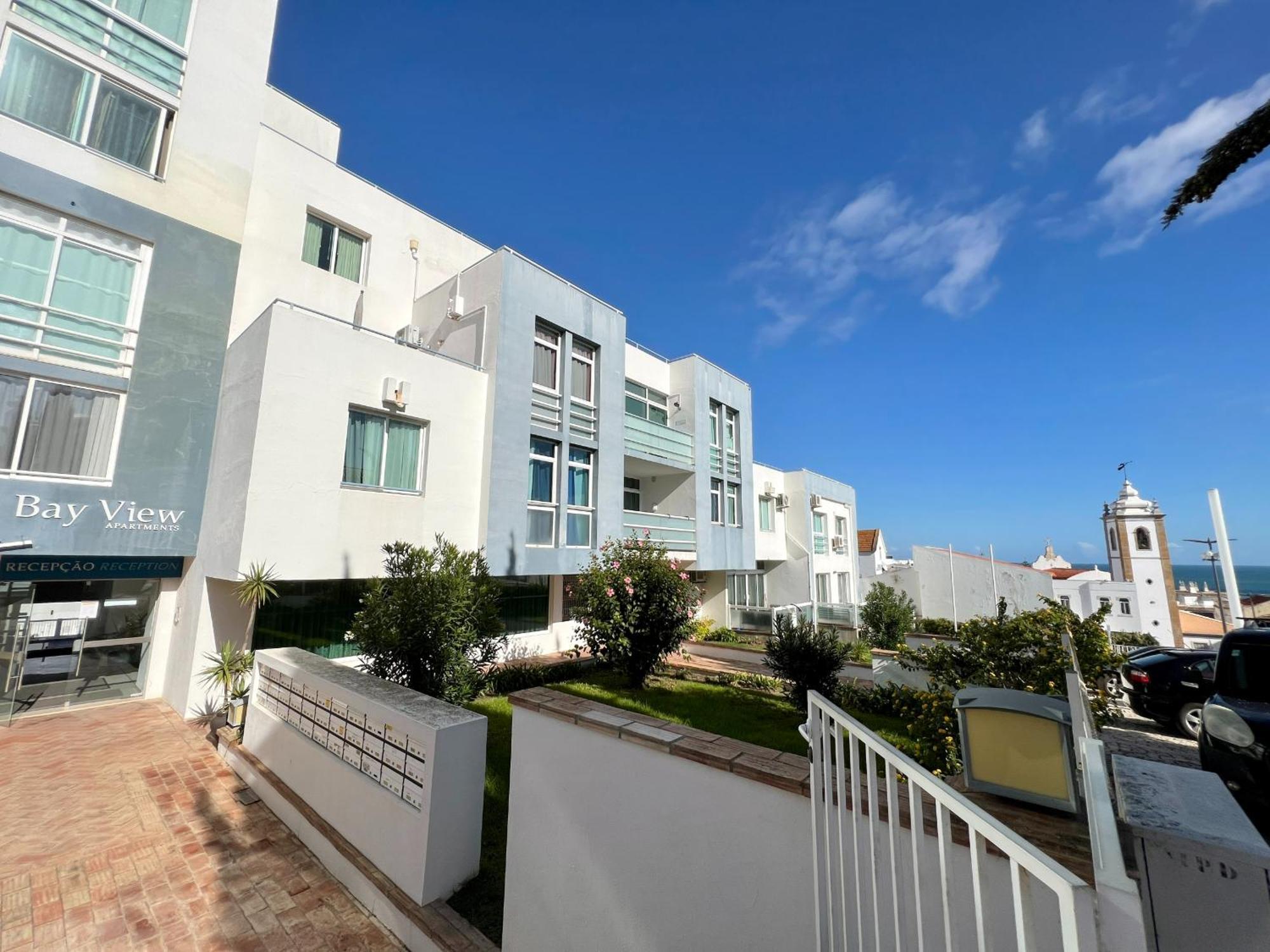 Cosy 1-br Central Apt In Old Town - Steps From The Sea & Amenities *