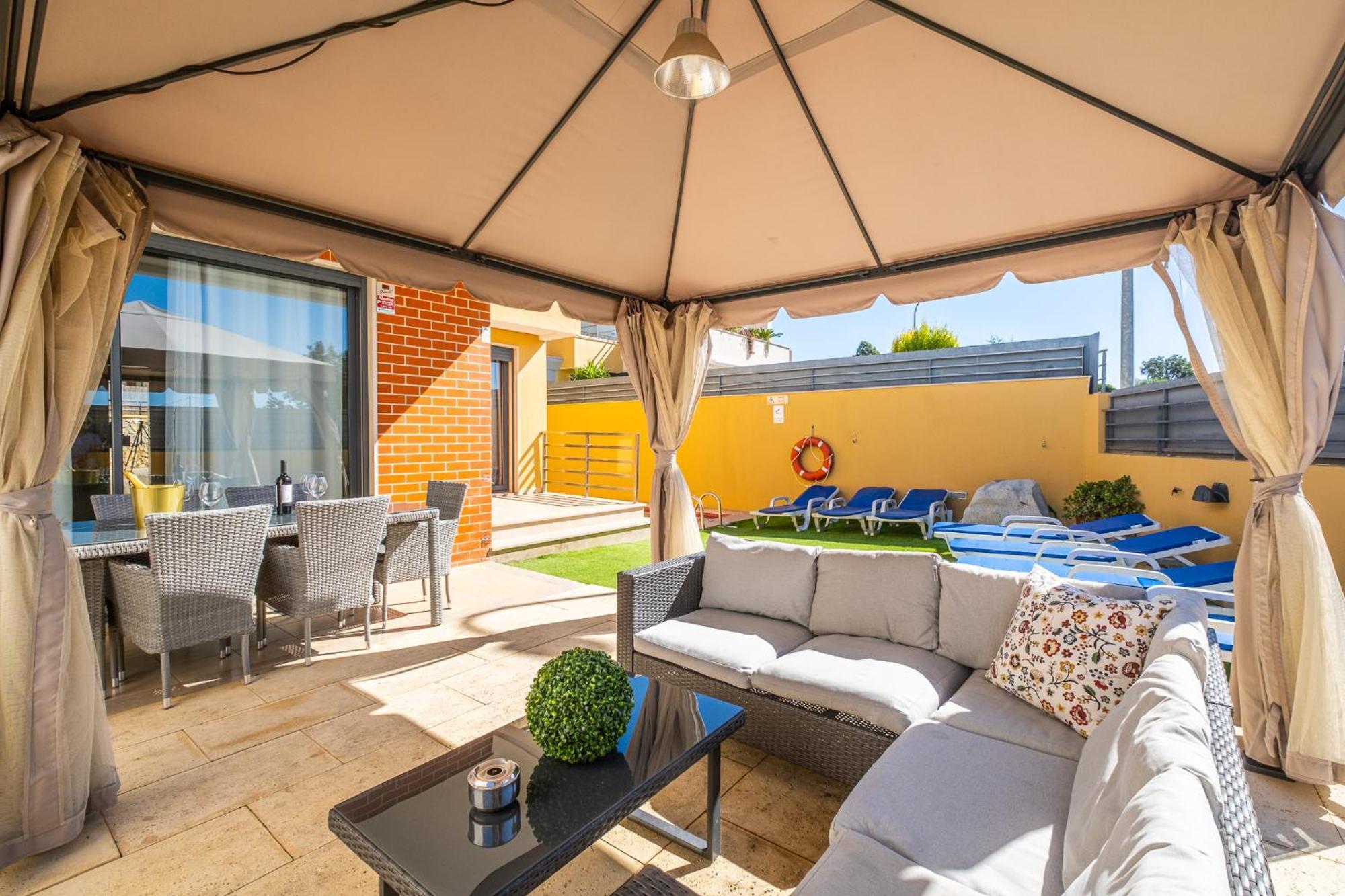 Cozy With Pool And Barbecue Casa de férias Albufeira