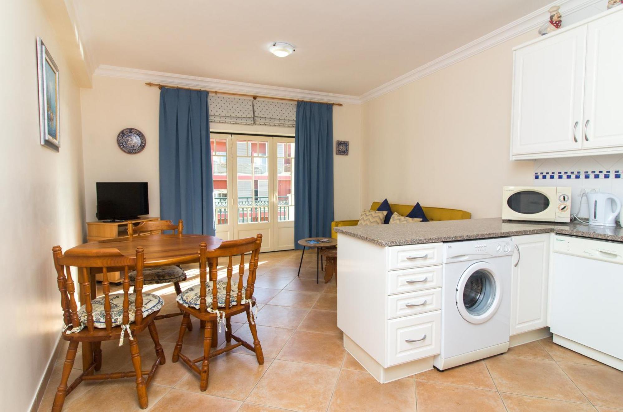 Apartamento Oura Sunrise Iii - Sea View & Oura Beach & Top Location