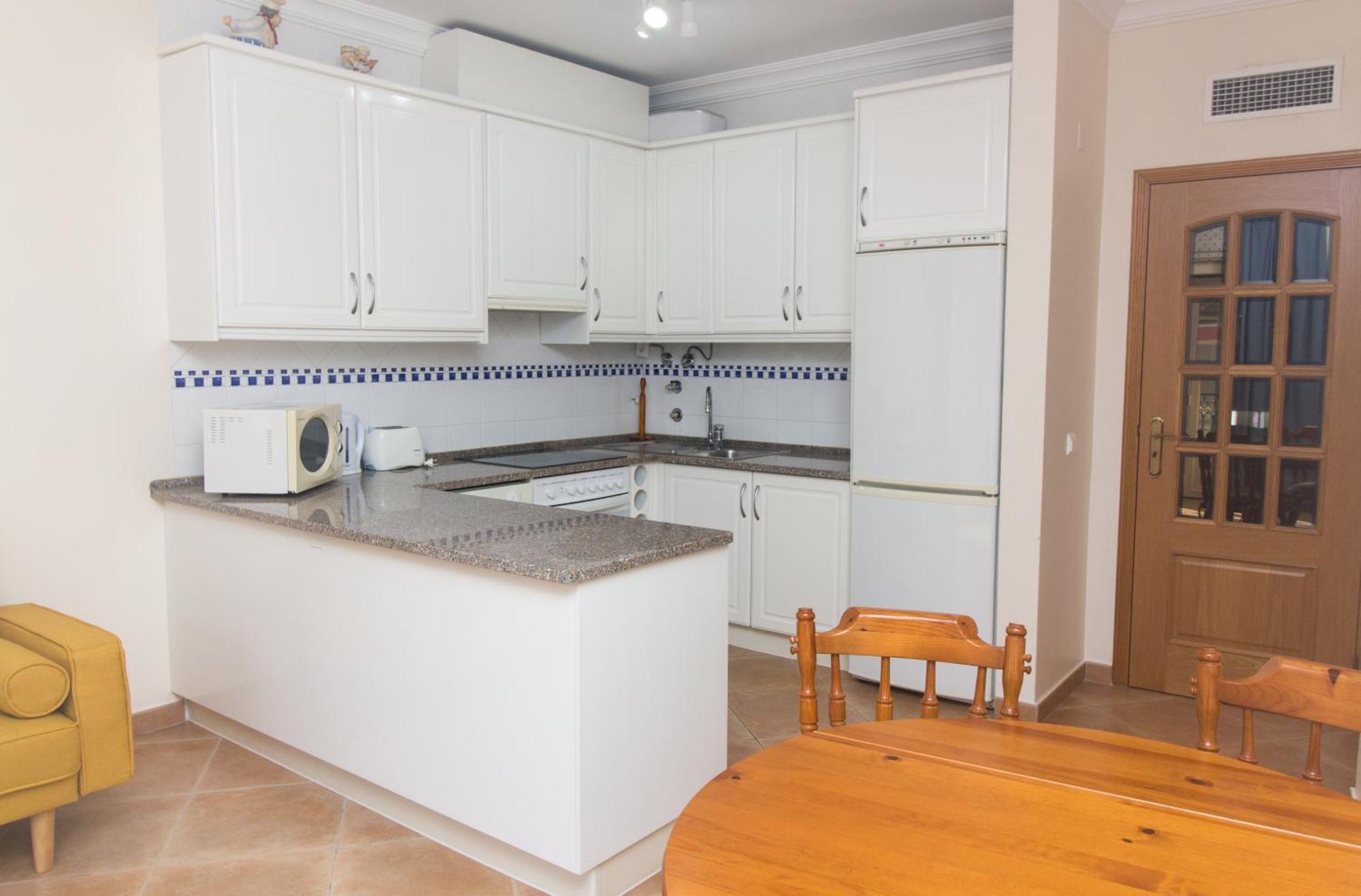 Apartamento Oura Sunrise Iii - Sea View & Oura Beach & Top Location